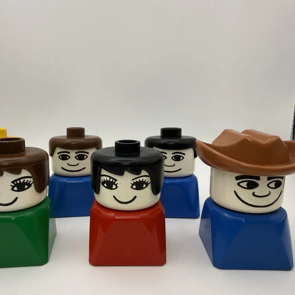 Duplo Lego Vintage Chunky Square Base People Lot of 7 Figures